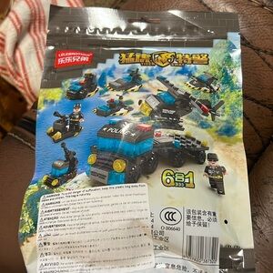 New. Swat City Police Mobile Command Center Truck & Robot Building Blocks Set.